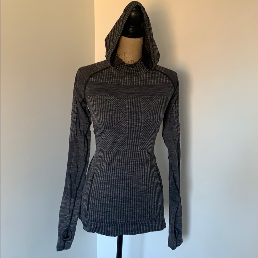 Hooded lululemon tunic with zipper pockets